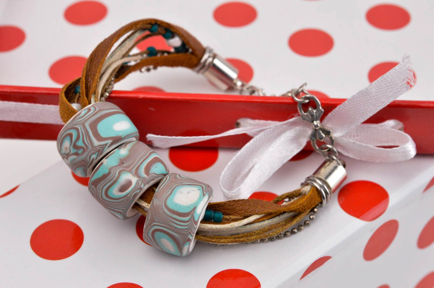 Bracelet pate polymere Bijou fait main cuir cordons Accessoire femme design photo 1