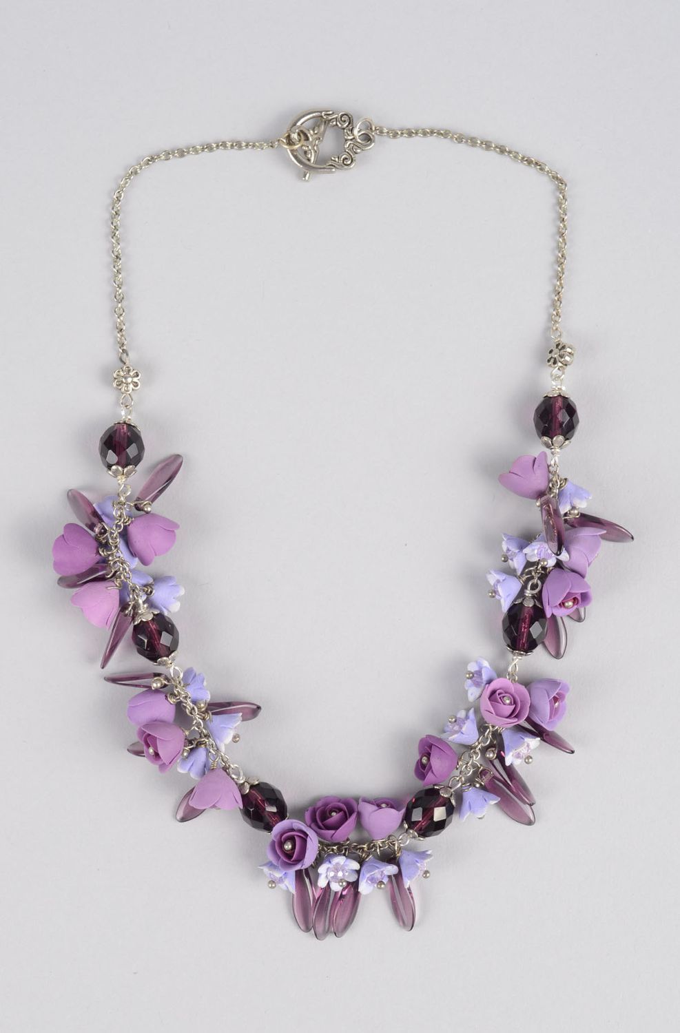Колье ручной работы фиолетовое украшение из полимерной глины модная бижутерия фото 2