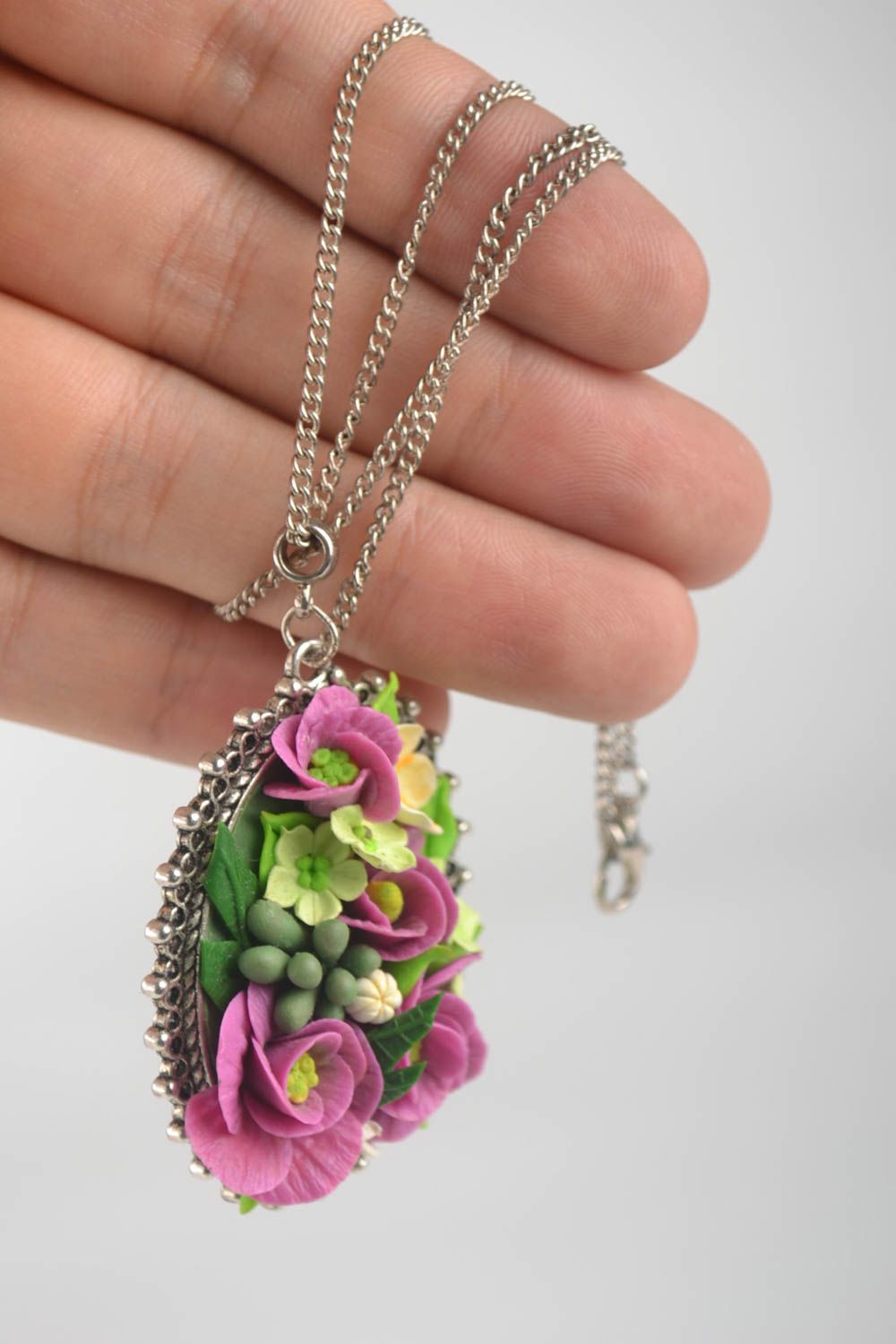 Zarter Blumen Anhänger handgemachter Schmuck Accessoire für Frauen violett foto 5