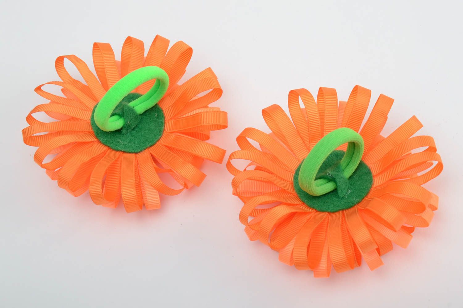 Handmade decorative orange elastic hair band with large volume rep ribbon flower photo 3