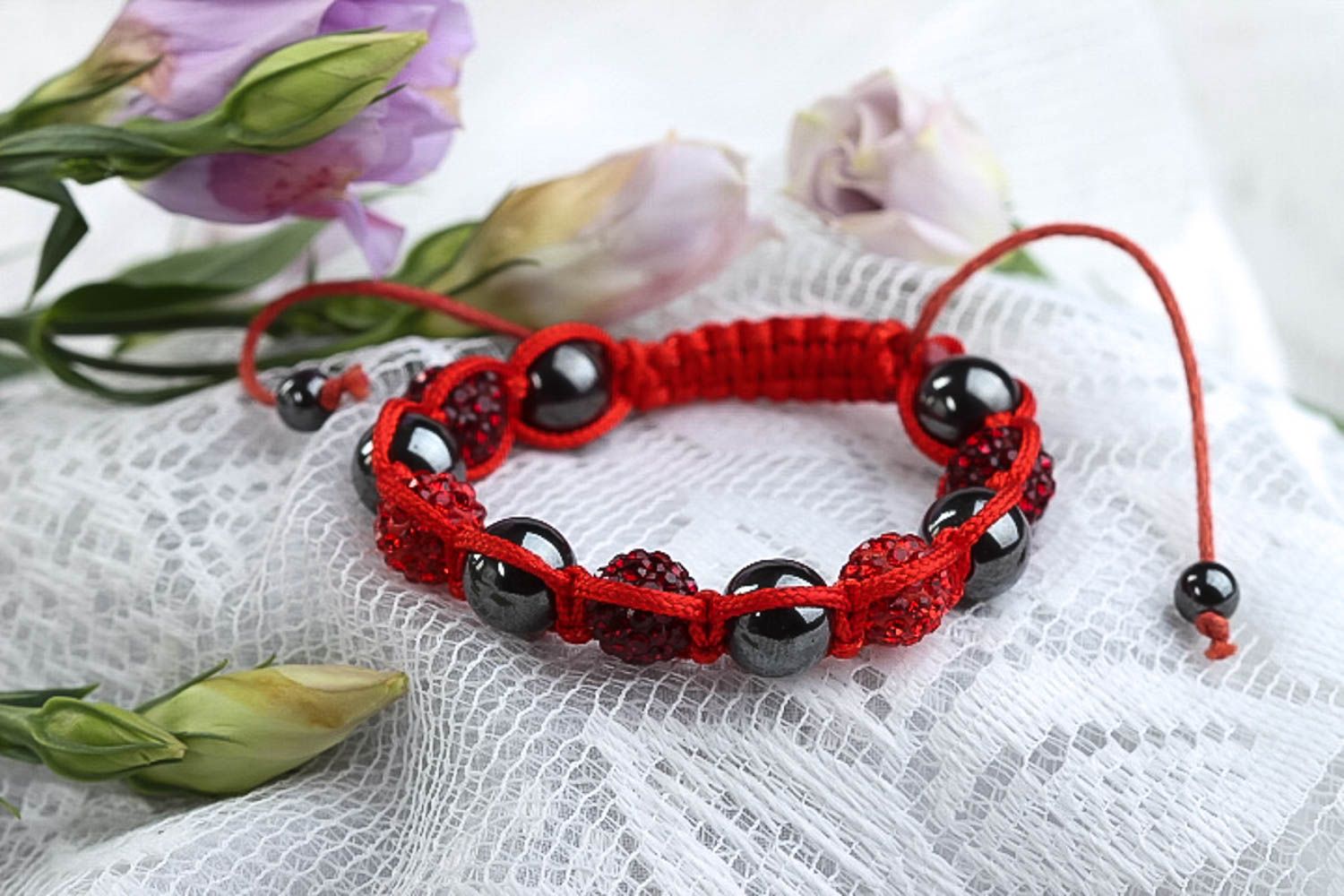 Bracelet tendance Bijou fait main lacet rouge design cadeau Accessoire femme photo 1