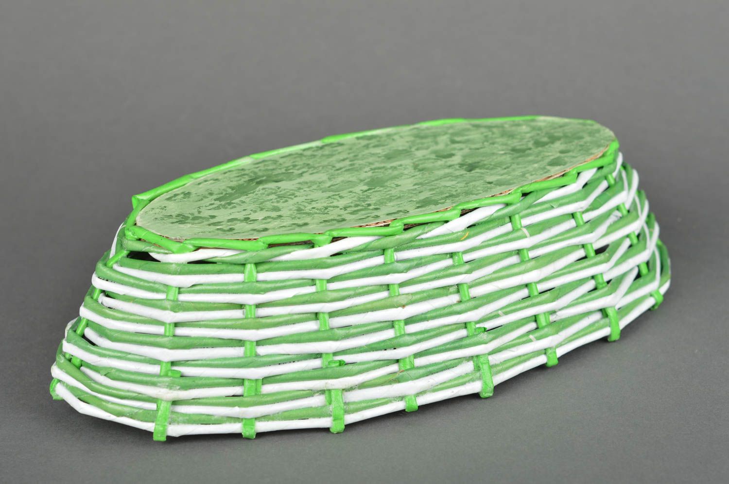 Handgemachter Korb aus Papier Tisch Deko Korb Aufbewahrung klein grün oval foto 5