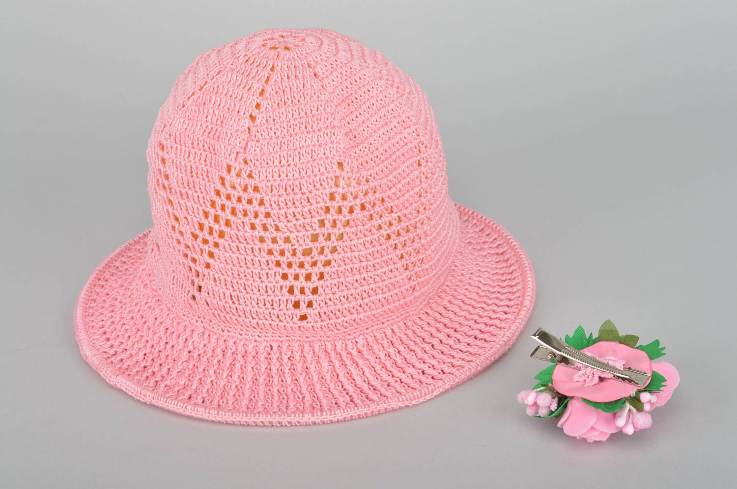 Gorro tejido hecho a mano de color rosa regalo original ropa infantil  foto 3