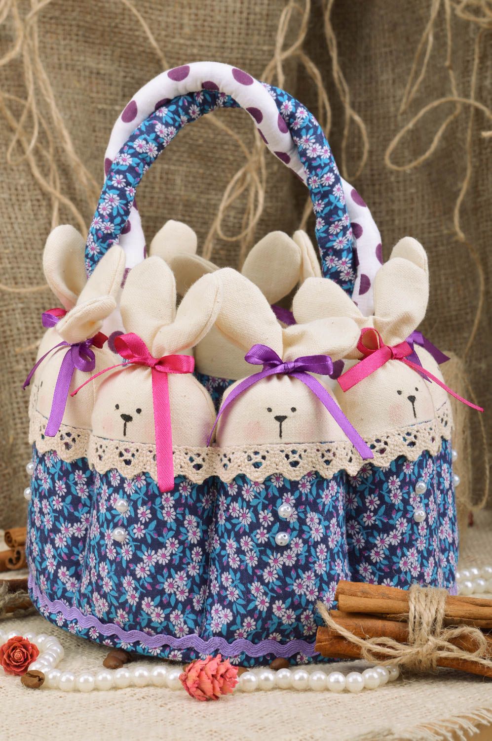 Exklusiver bunter dekorativer Korb für Nähzubehör aus Baumwolle Hasen foto 1