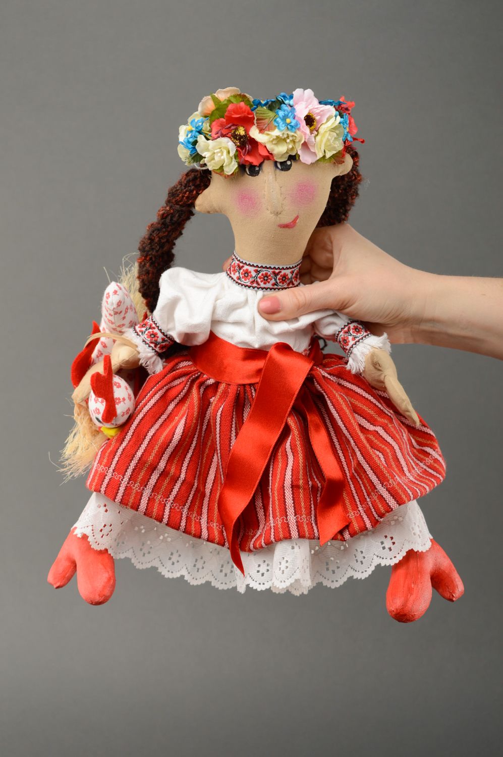 Кукла ручной работы из ткани в народном костюме фото 4