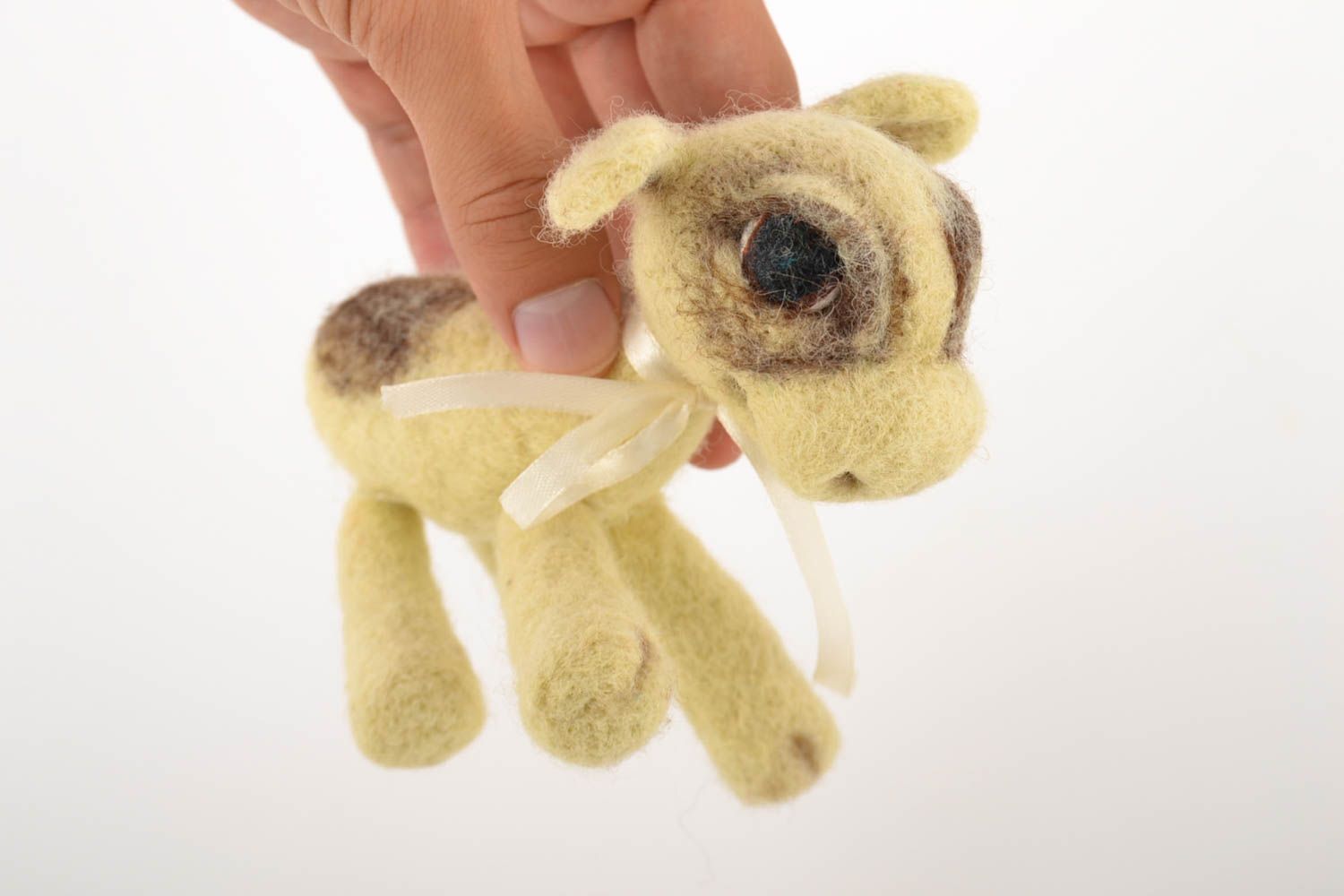 Peluche veau Jouet fait main en laine feutrée original Cadeau pour enfant photo 5