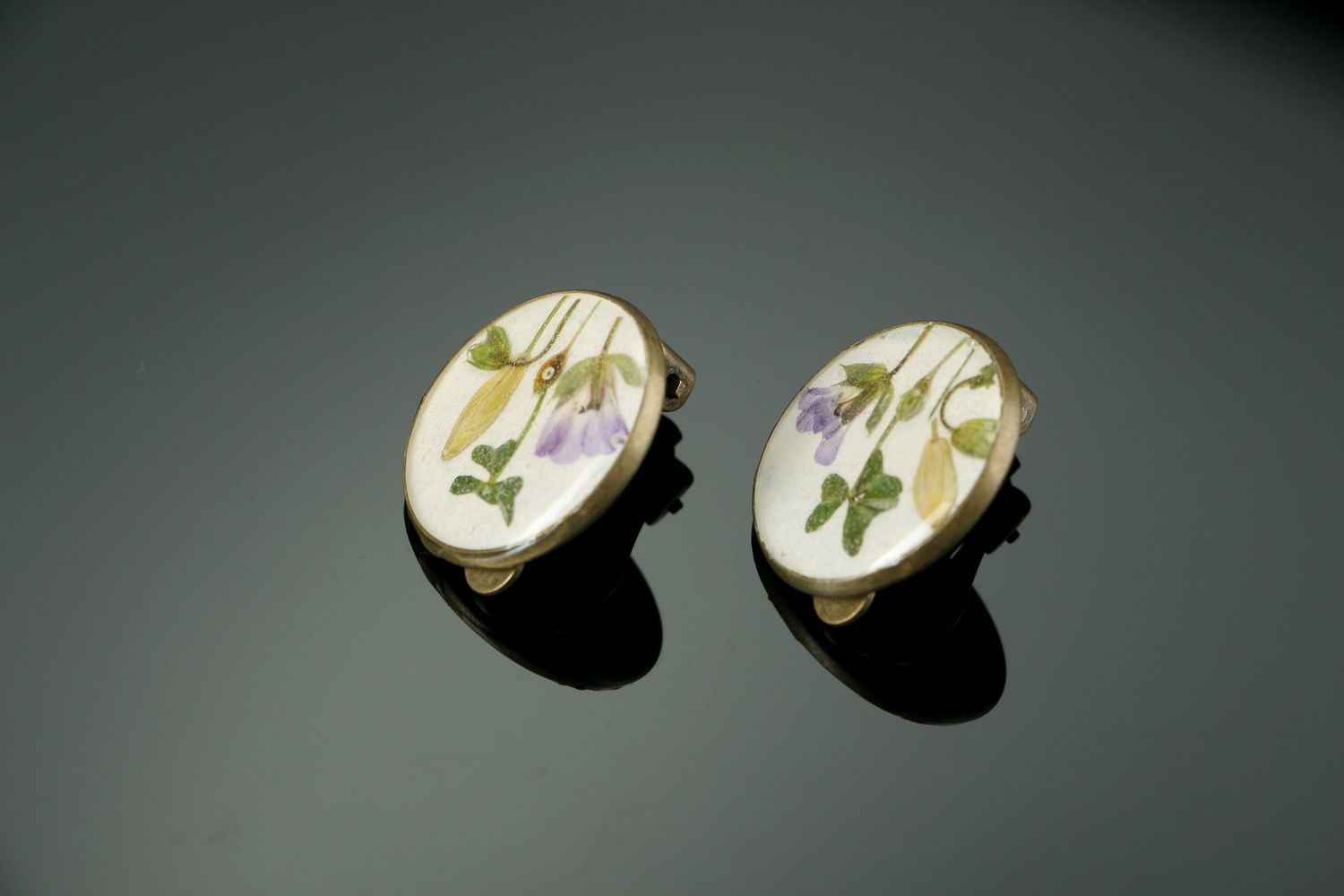 Earrings made ​​of flowers, covered with epoxy resin photo 1