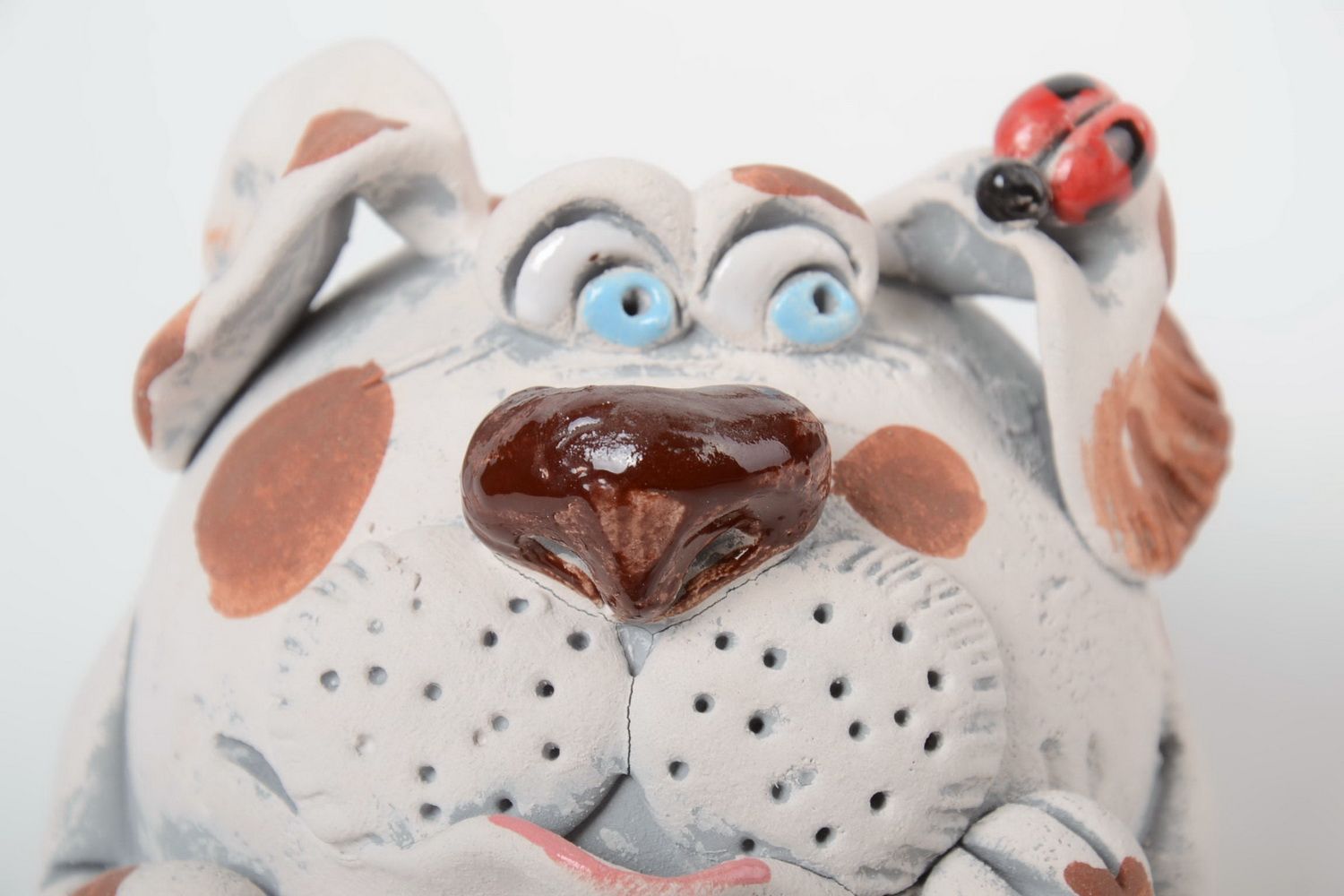 Handmade Keramik Spardose aus Halbporzellan mit Bemalung in Form vom Hund foto 4