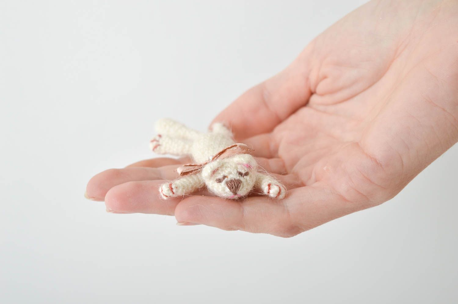 Мягкая игрушка ручной работы детская игрушка вязаная маленькая игрушка котик фото 3