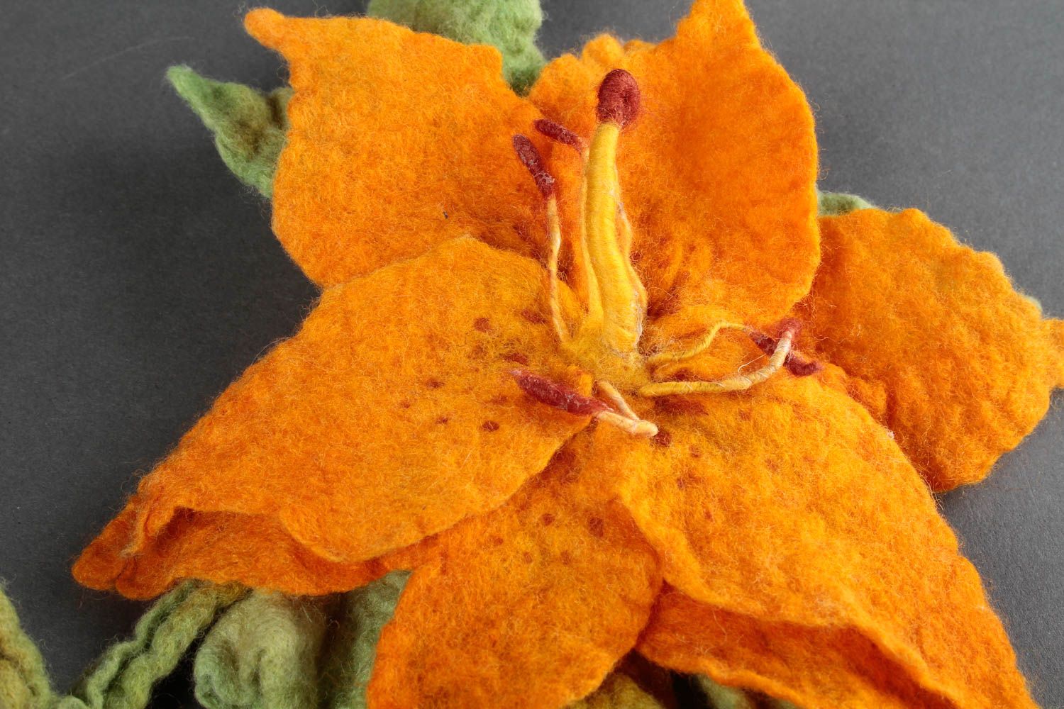 Grosse Broche fleur Pince cheveux faite main orange en laine Accessoire femme photo 4