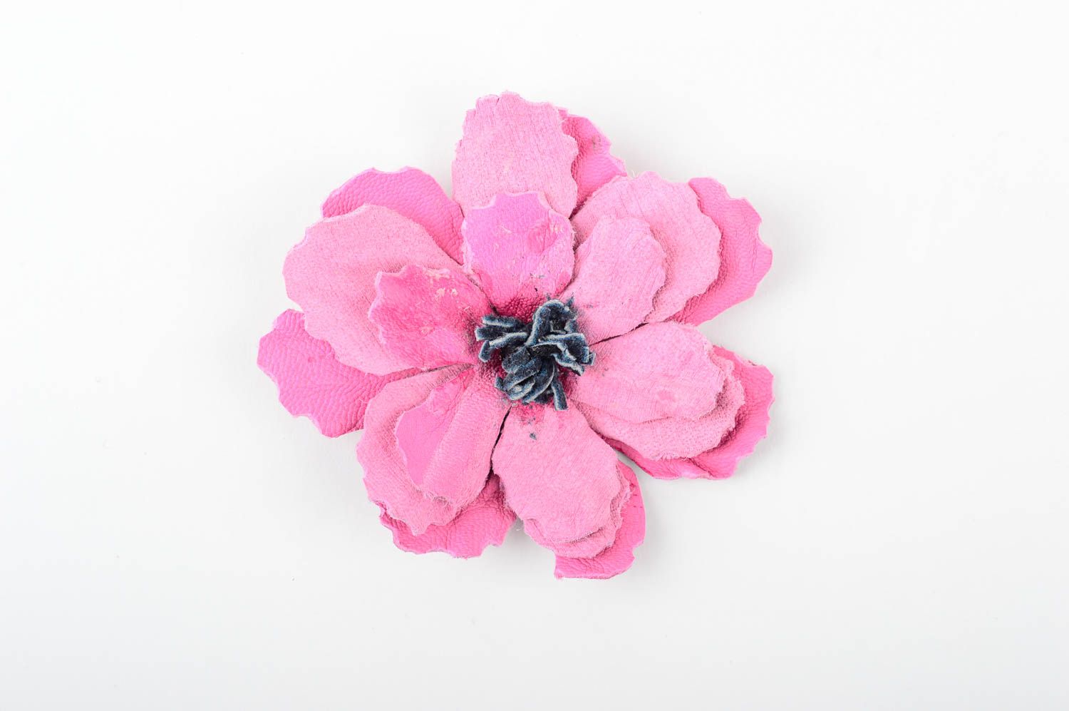 Розовая брошь ручной работы брошь из кожи женская брошь в виде цветка красивая фото 1