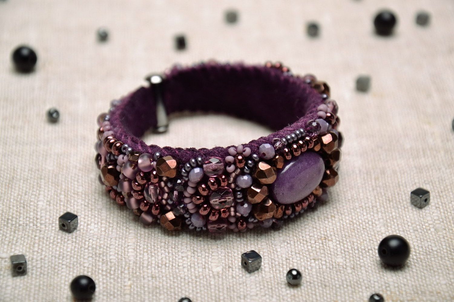Bracelet en cristal, néphrite et perles de rocaille violet photo 5
