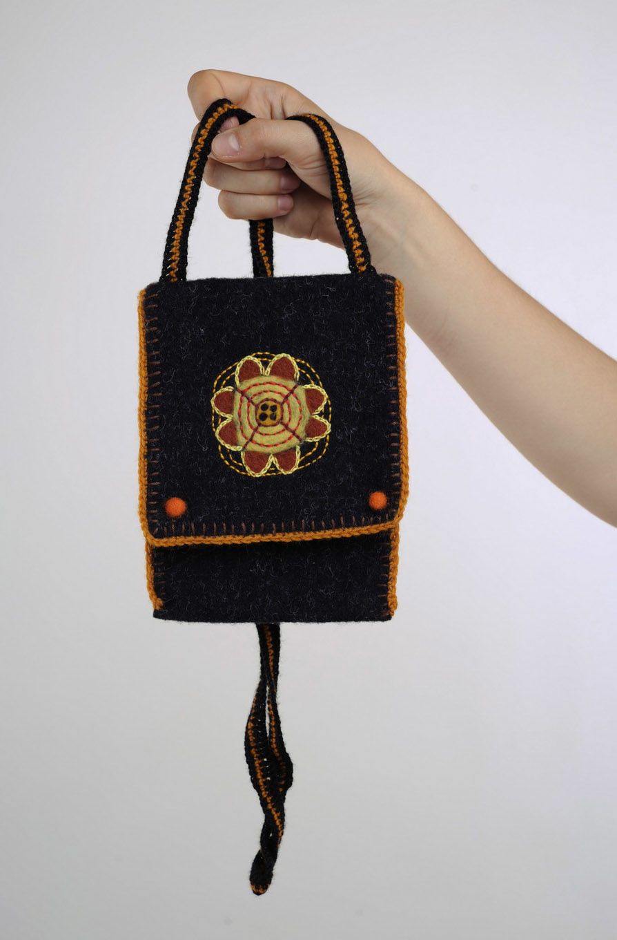 Woman's purse made of thick woolen cloth photo 1