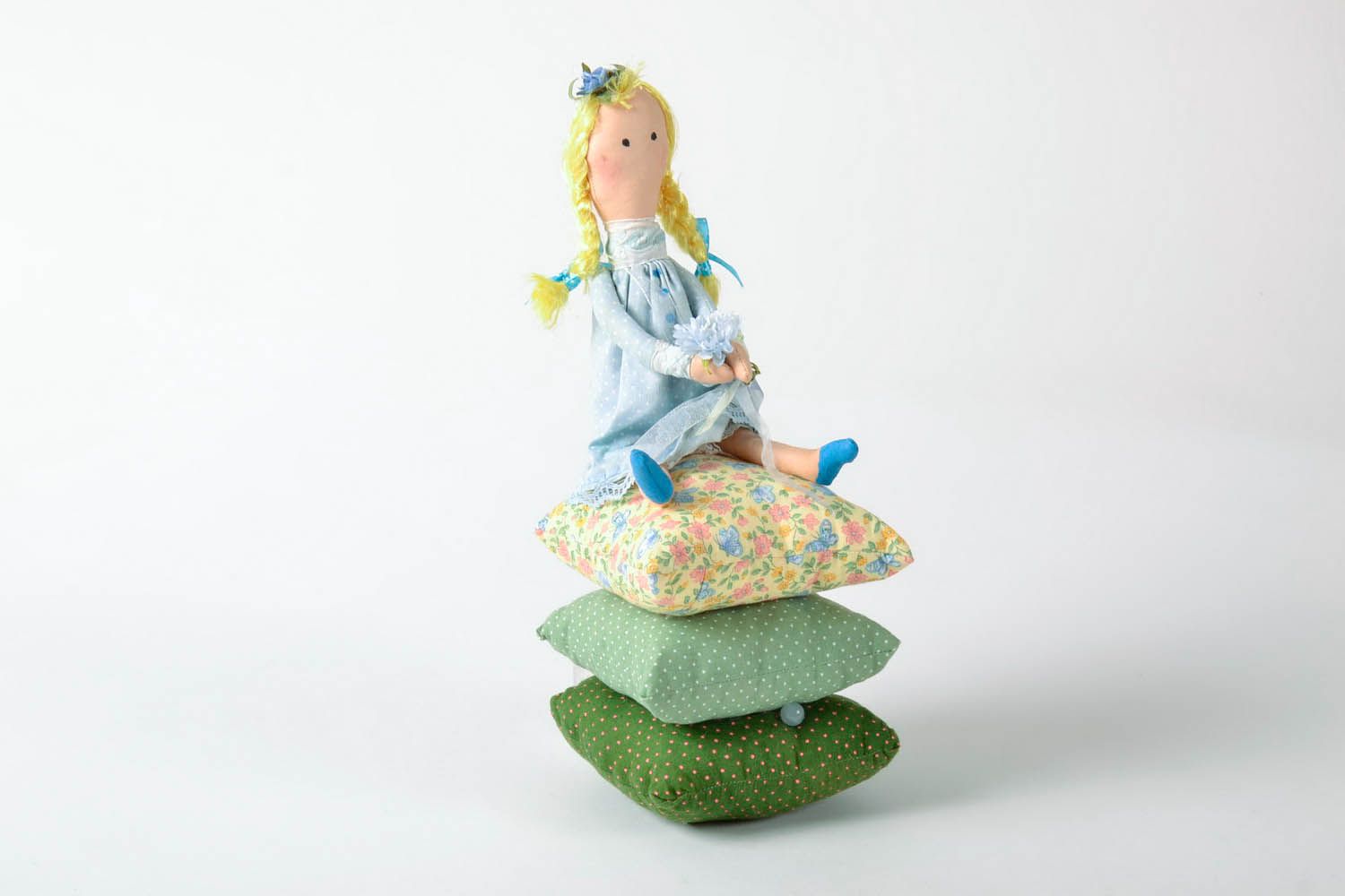 Toy made of natural materials The Princess and the Pea photo 2