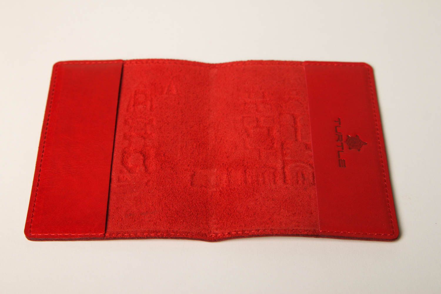 Кожаный аксессуар хенд мейд необычный подарок красная обложка на паспорт фото 5