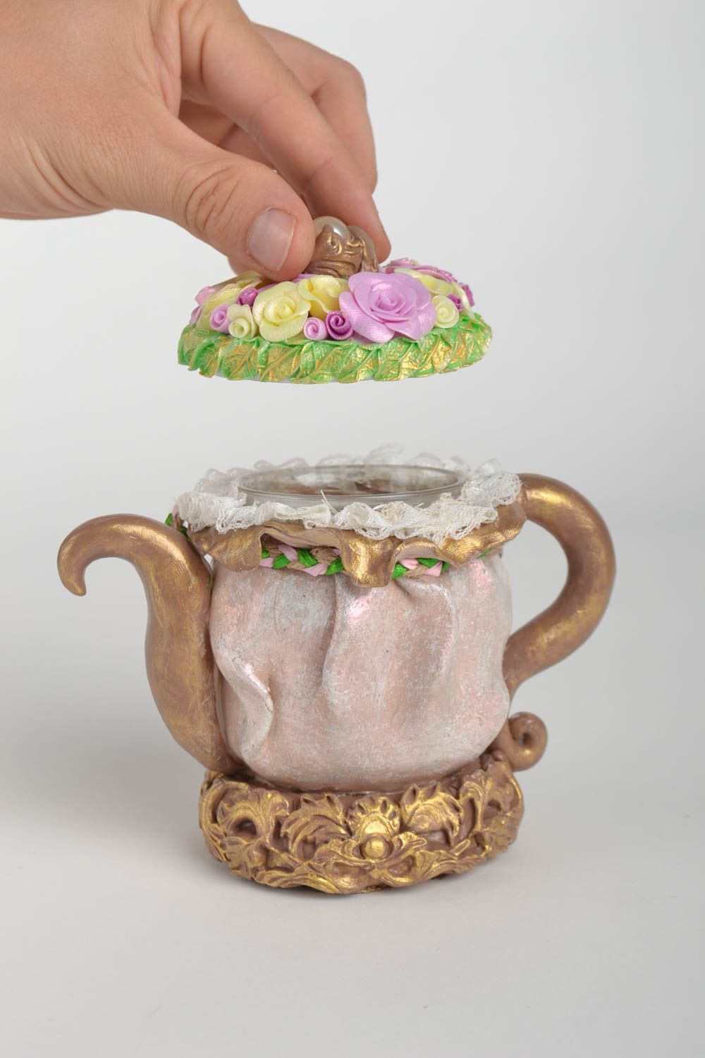 Оригинальная шкатулка из полимерной глины в виде чайничка с цветами хенд мейд фото 4