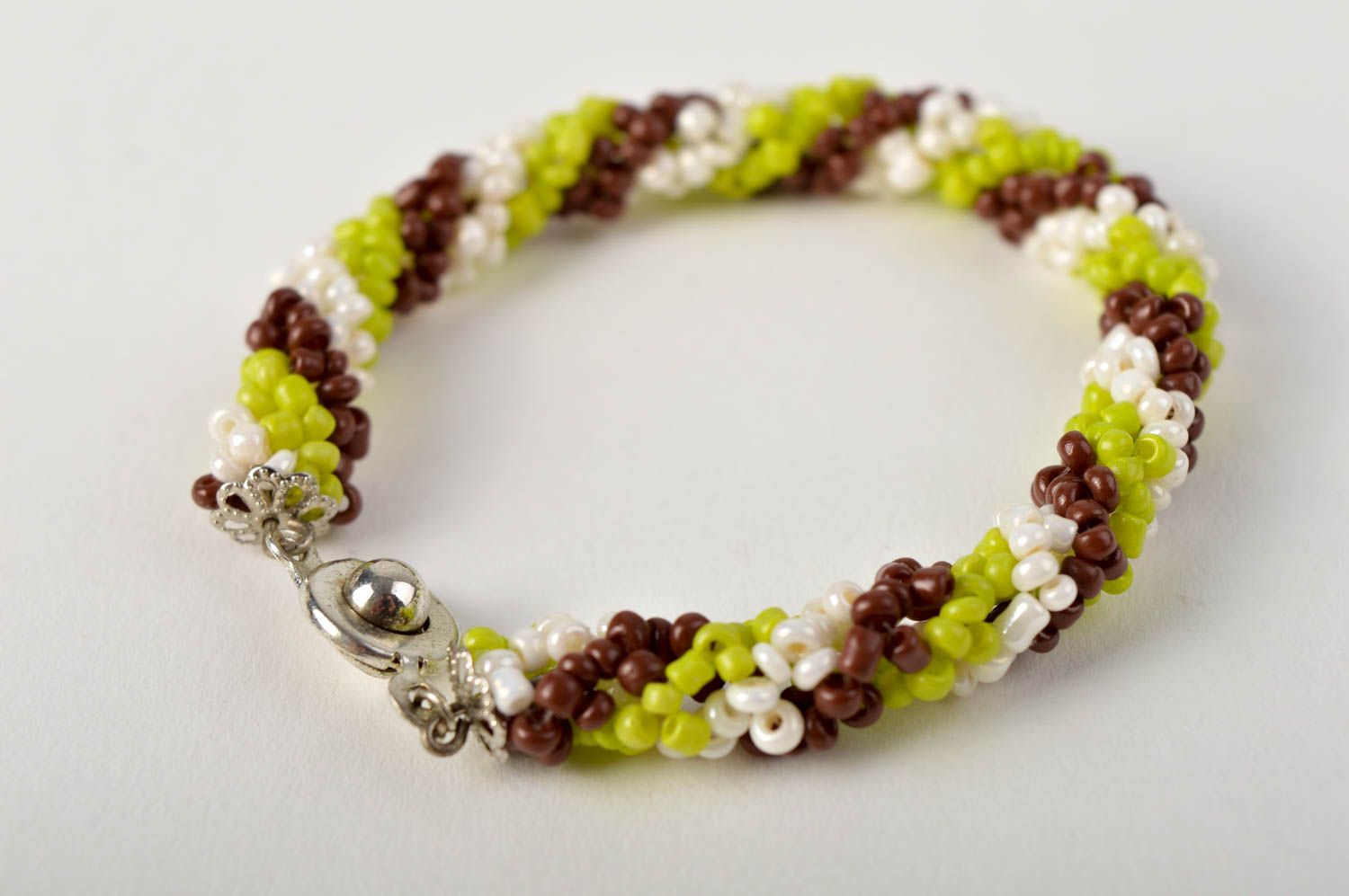 Bracelet perles rocaille Bijou fait main marron vert Accessoire tendance photo 3