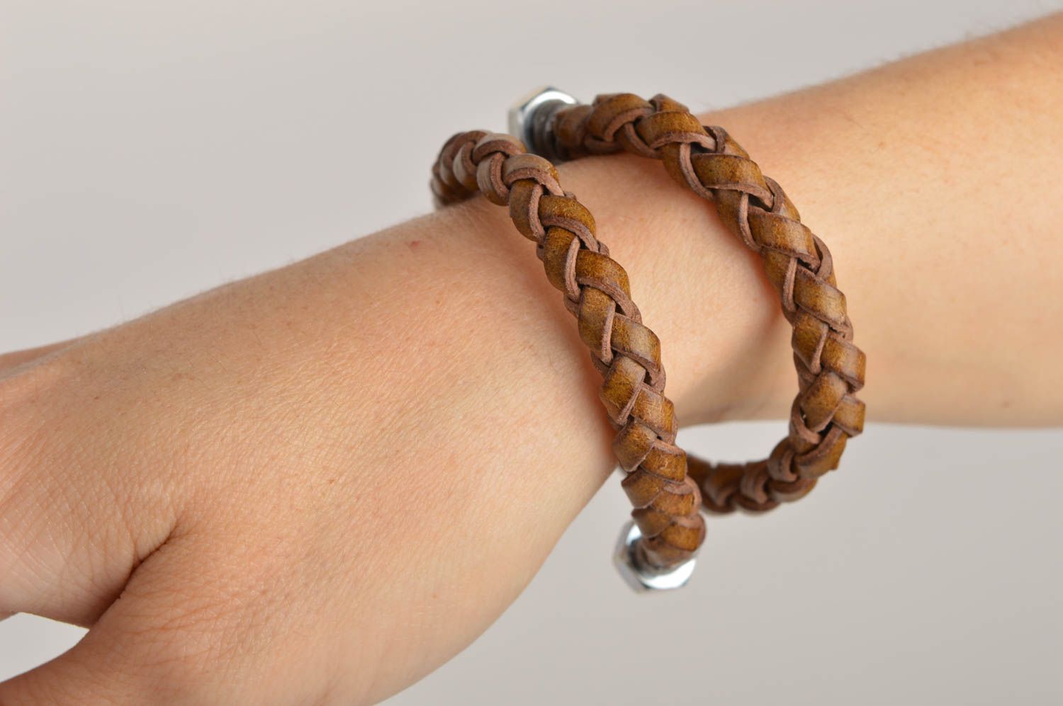 Handmade designer brown bracelet leather wrist bracelet elegant jewelry photo 2