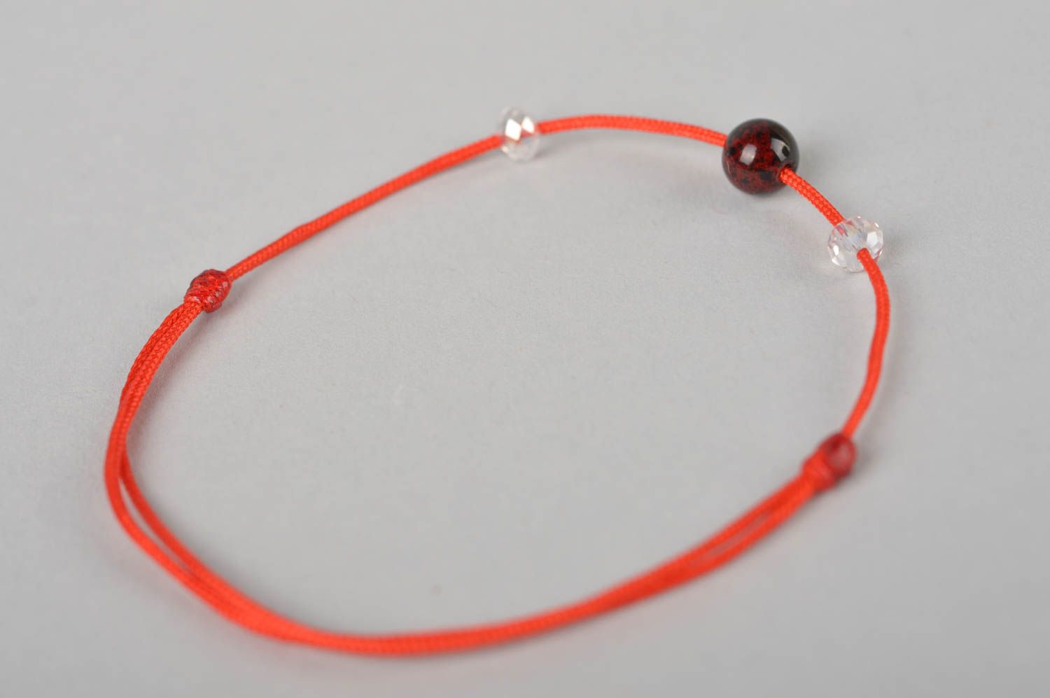 Pulsera de hilo rojo hecha a mano accesorio de moda bisutería de mujer foto 5
