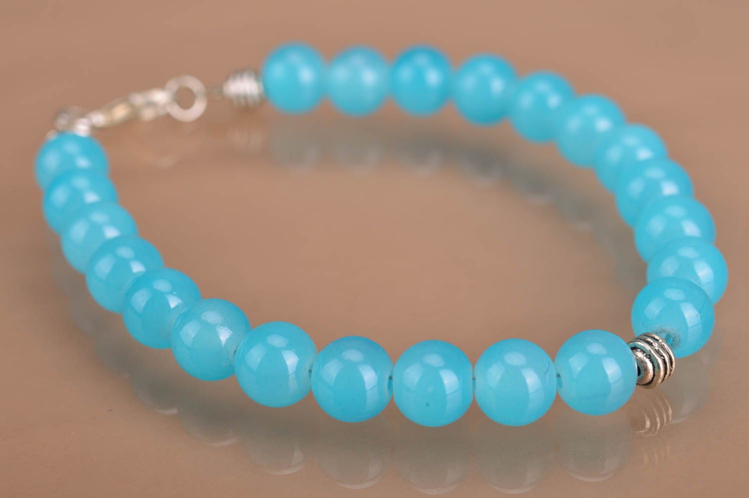 Designer bright blue beaded thin wrist bracelet handmade accessory for women photo 2