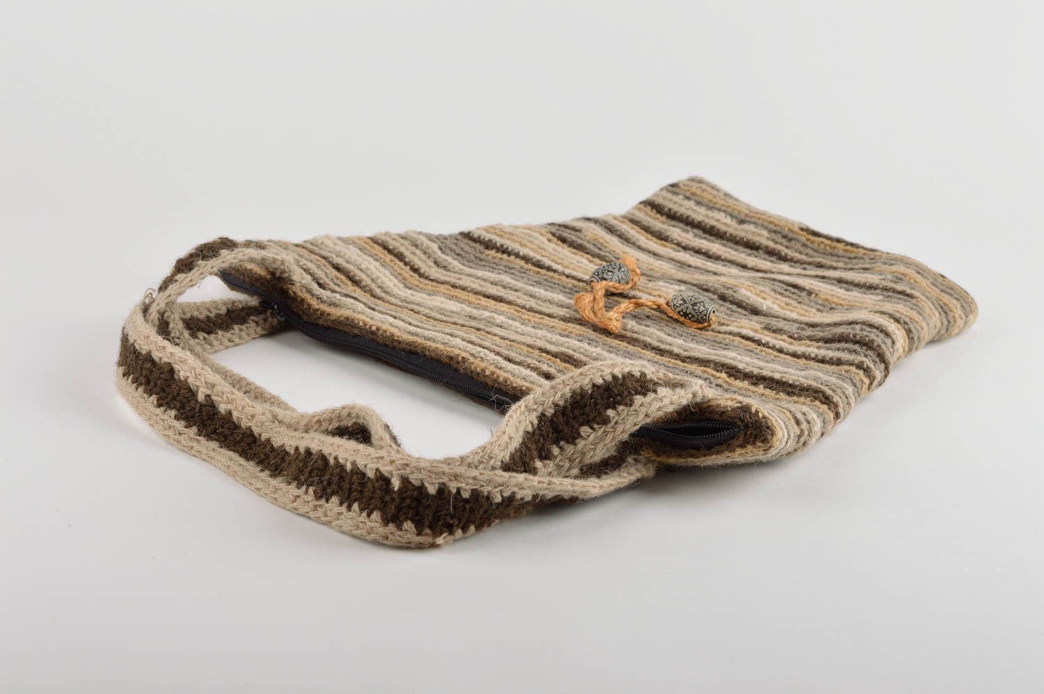 Sac à main tricoté fait main en laine au crochet marron rayé Accessoire femme photo 5