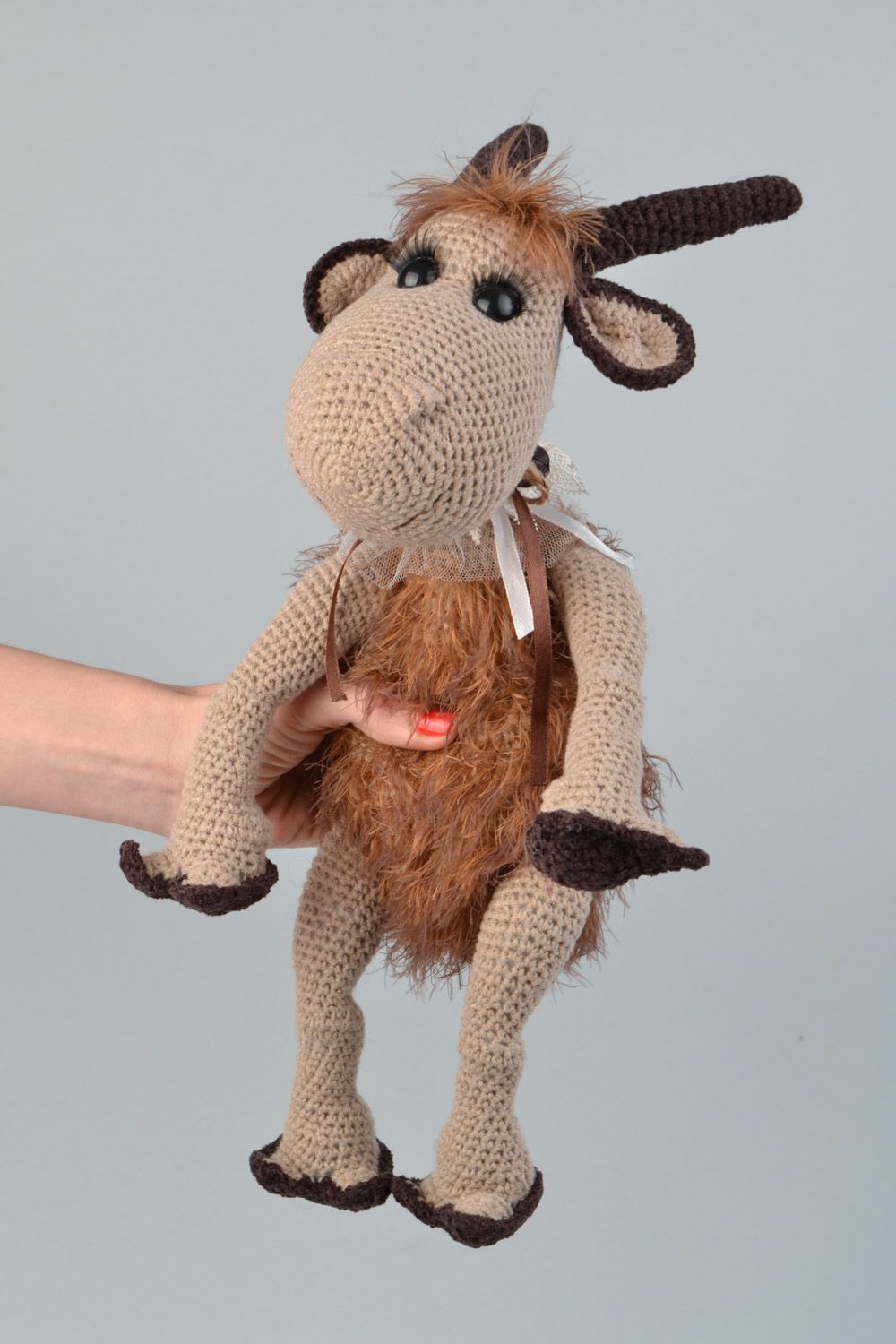 Jouet mou tricoté au crochet fait main chèvre brun pour enfant décoration photo 2