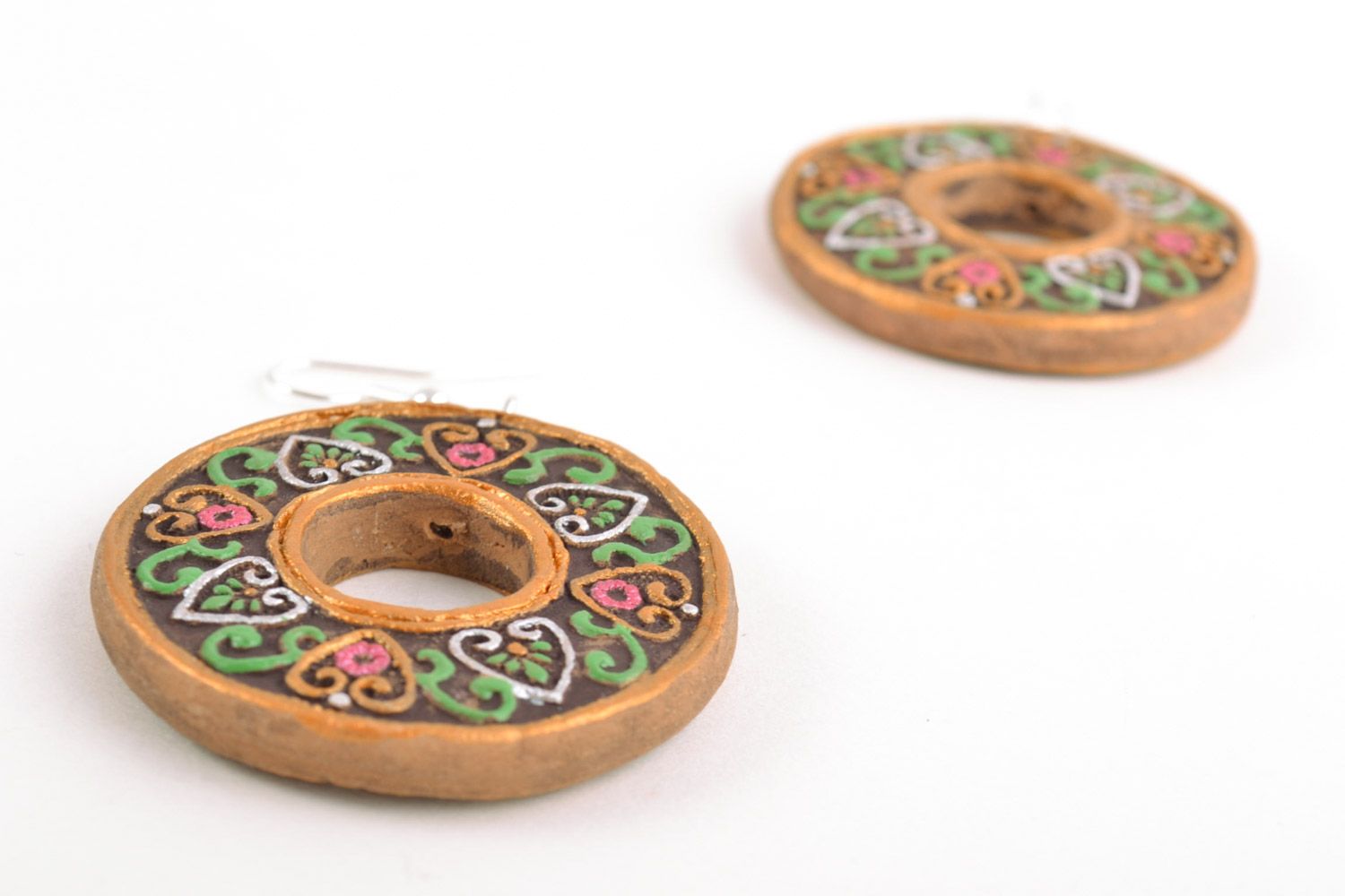 Handmade ring-shaped ceramic dangling earrings painted with festive ornaments photo 3