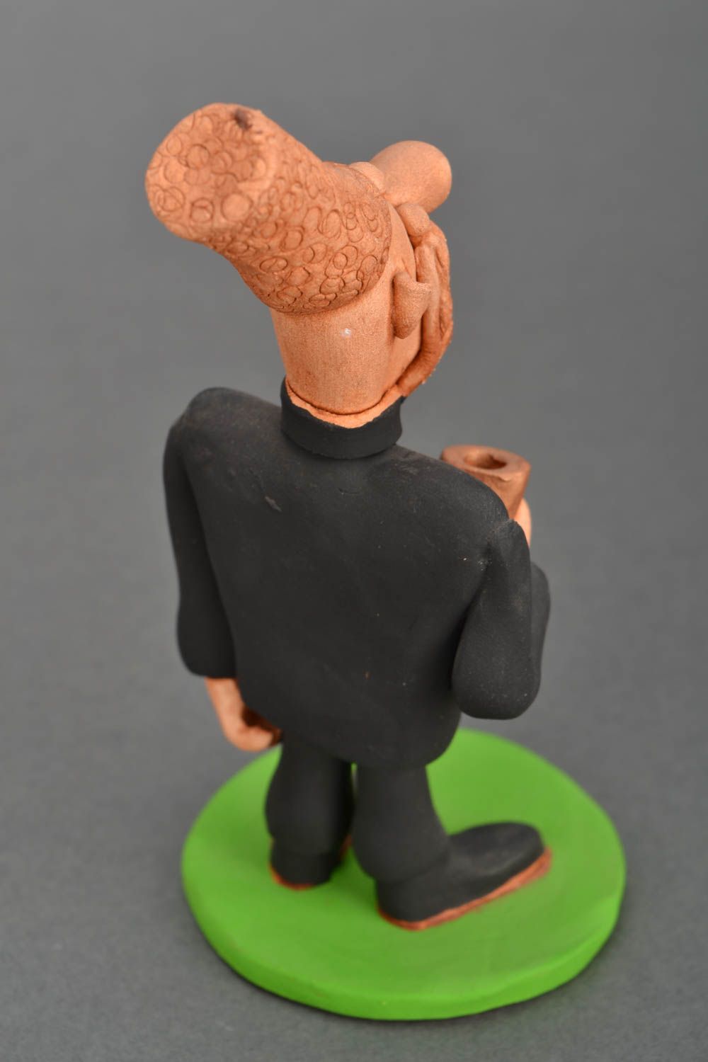 Figurilla de cerámica hecha a mano Georgiano con cuerno foto 5