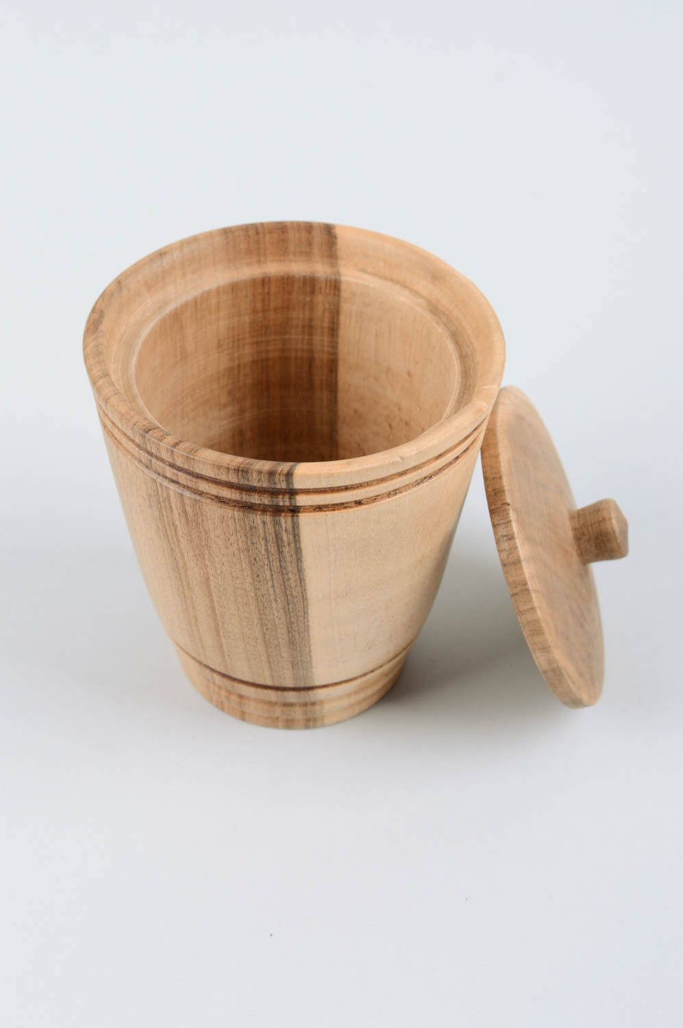 Солонка ручной работы деревянная посуда емкость для соли из дерева с крышкой фото 2