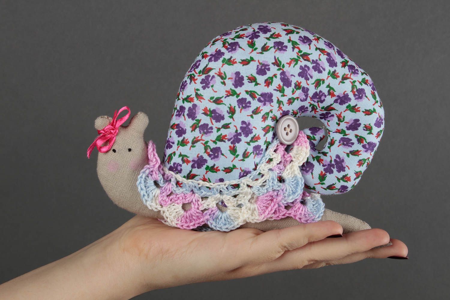 Blumiges Kuscheltier Schnecke handmade Stoff Spielzeug Geschenk für Kinder  foto 2