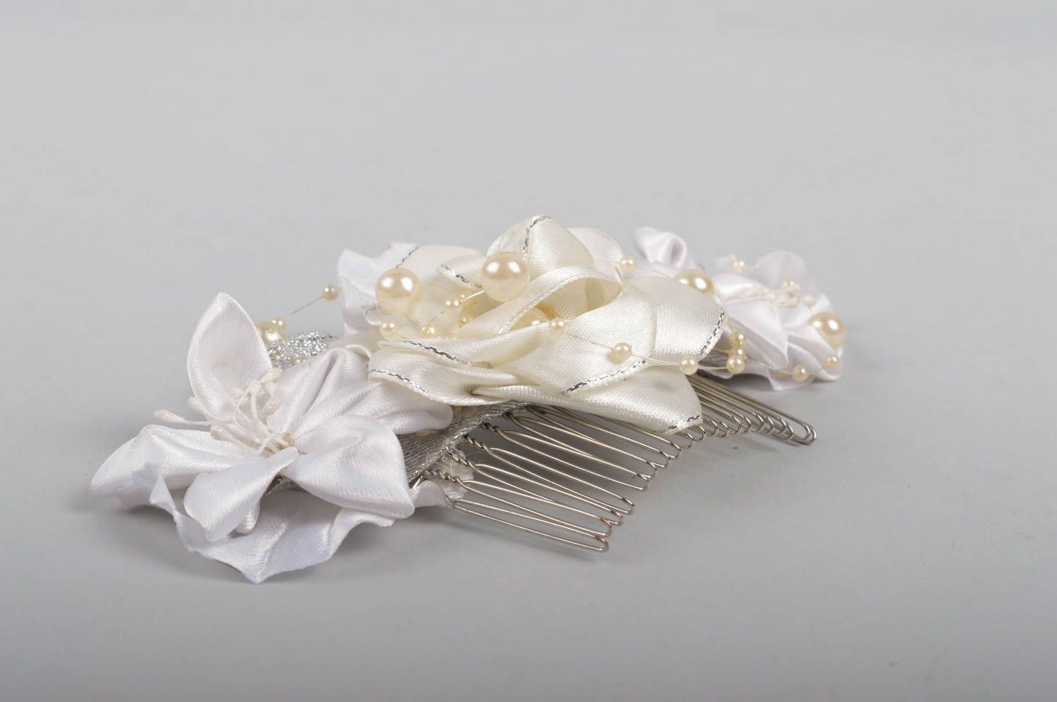 Handmade Haar Kamm Haarschmuck mit Blumen Haar Accessoire aus Bändern schön foto 3