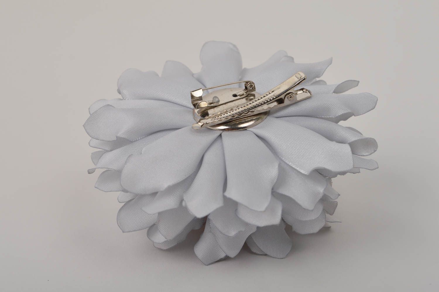 Handmade Schmuck Brosche Haarspange Blume Haar Accessoires graue Chrysantheme  foto 4