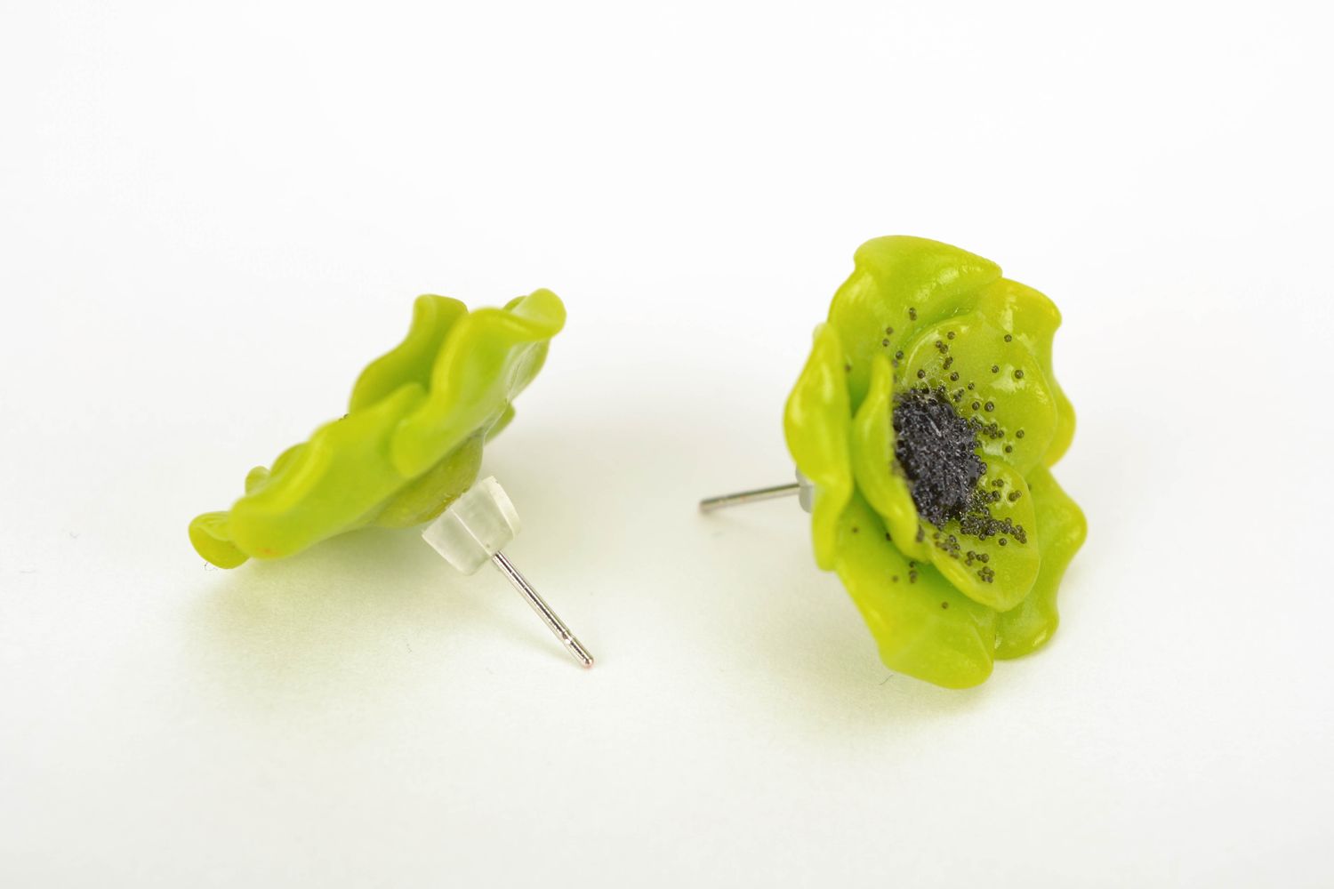 Polymer clay stud earrings in the shape of poppies photo 4