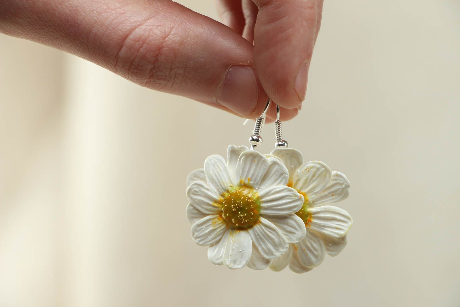 Polymer clay camomile earrings photo 3