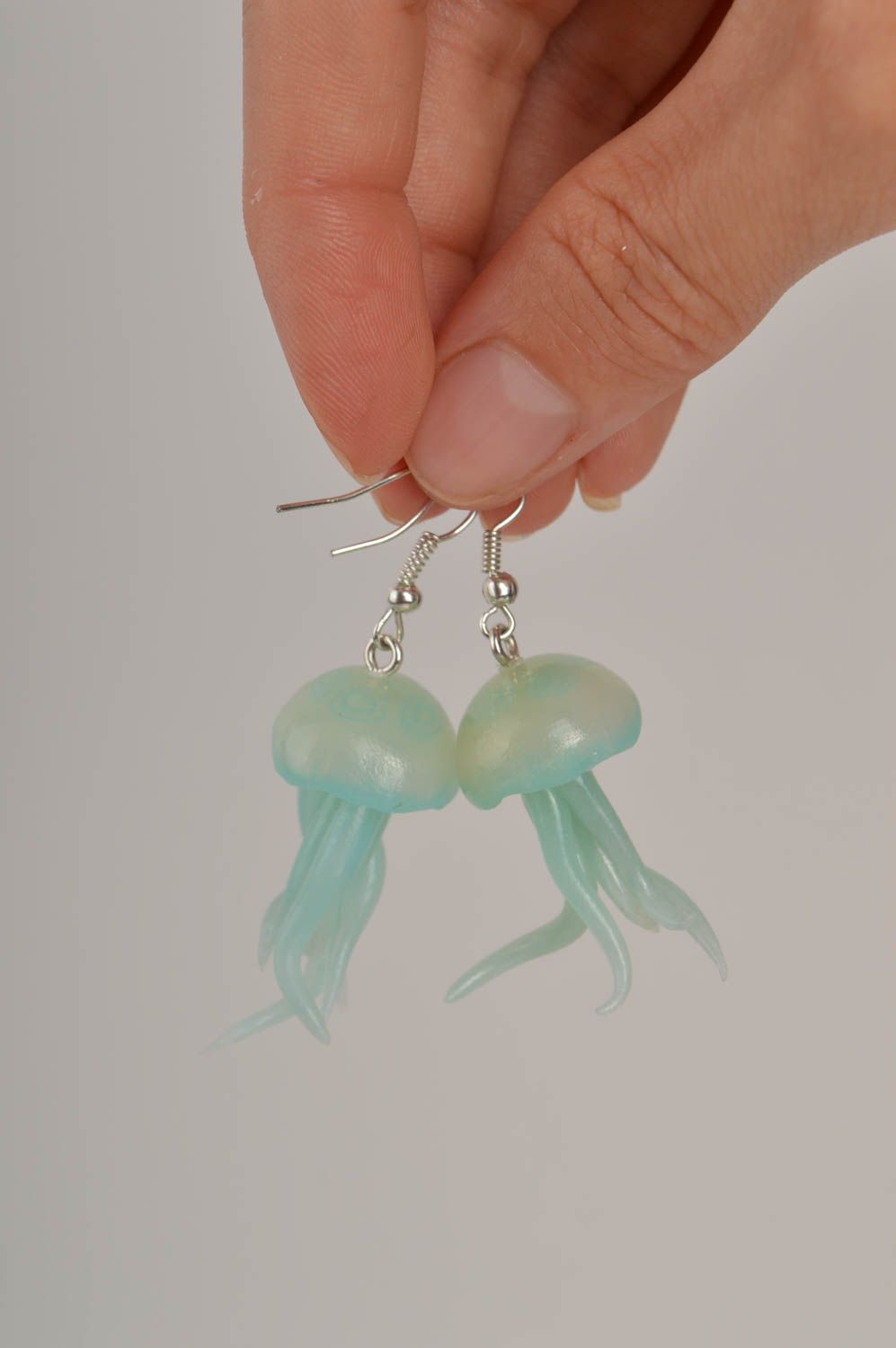 Модные серьги украшение ручной работы медуза серьги из полимерной глины фото 5