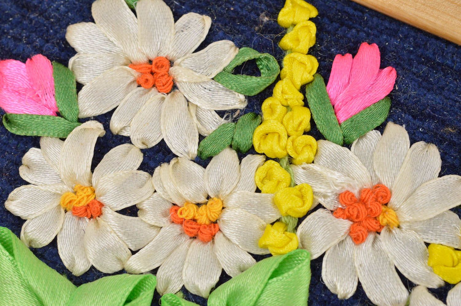 Cuadro artesanal con flores de cintas adorno para casa decoración de pared
 foto 5
