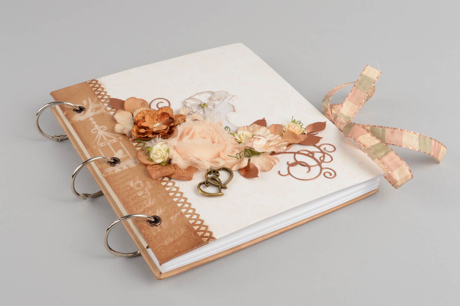 Originelles schönes Gästebuch zur Hochzeit aus Pappe handmade braun mit Blumen  foto 2