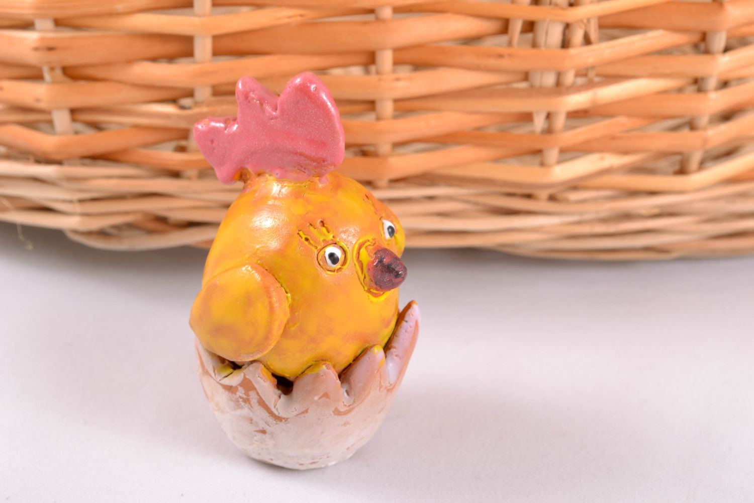 Pollo de arcilla de Pascua, figurilla cerámica foto 1