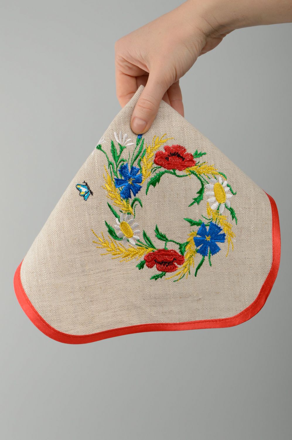 Decorative napkin with satin stitch embroidery photo 4