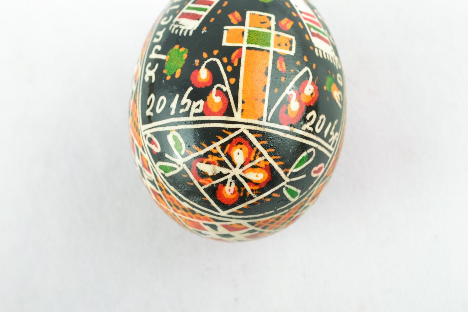 Handmade painted Easter egg pysanka decorated with wax painting photo 4