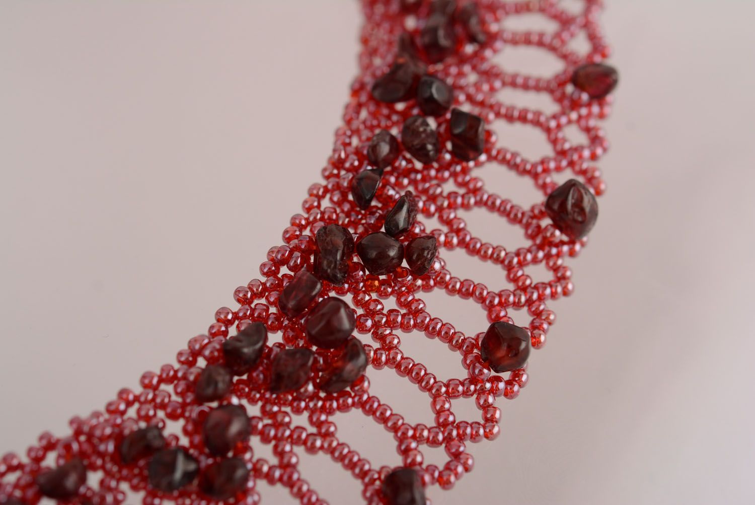 Beaded necklace with garnet photo 4