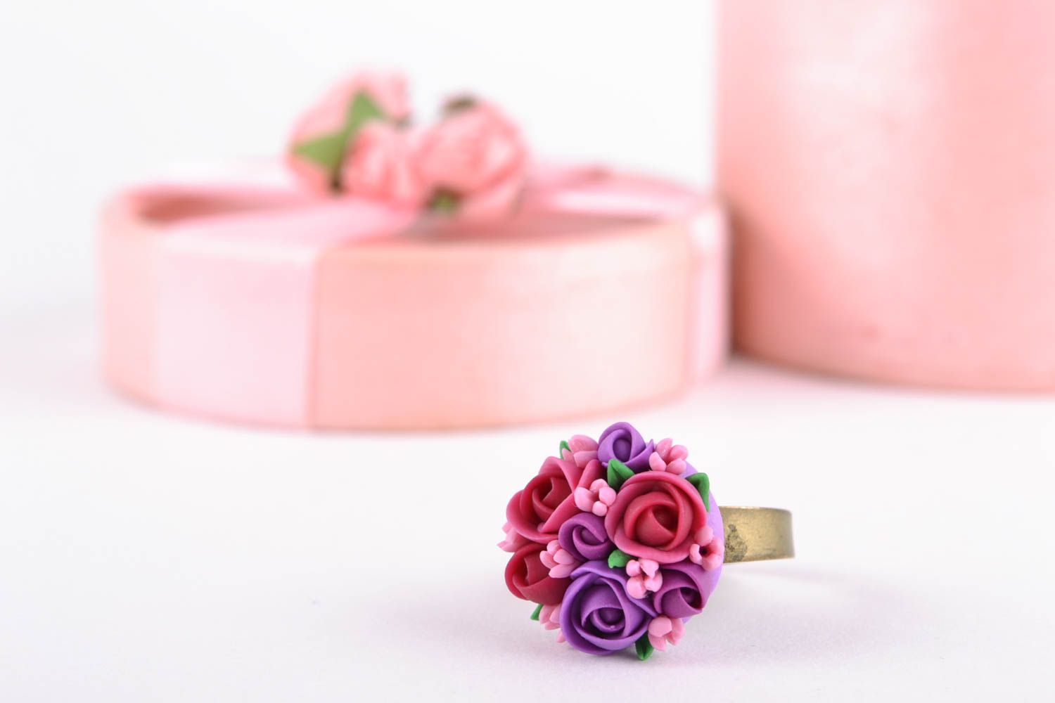 Кольцо цветок из полимерной глины красивое  фото 1