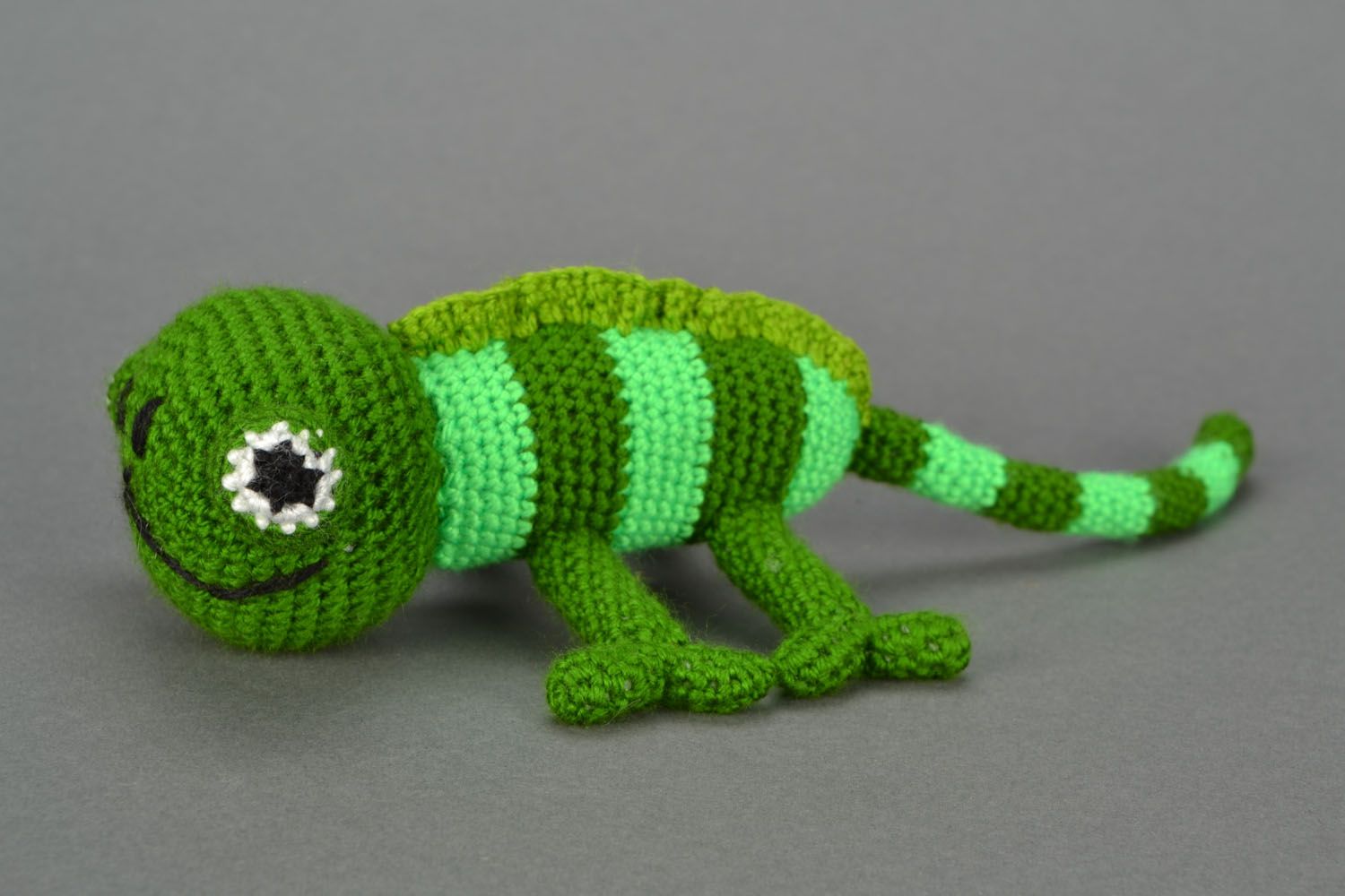 Homemade crochet toy Chameleon photo 3
