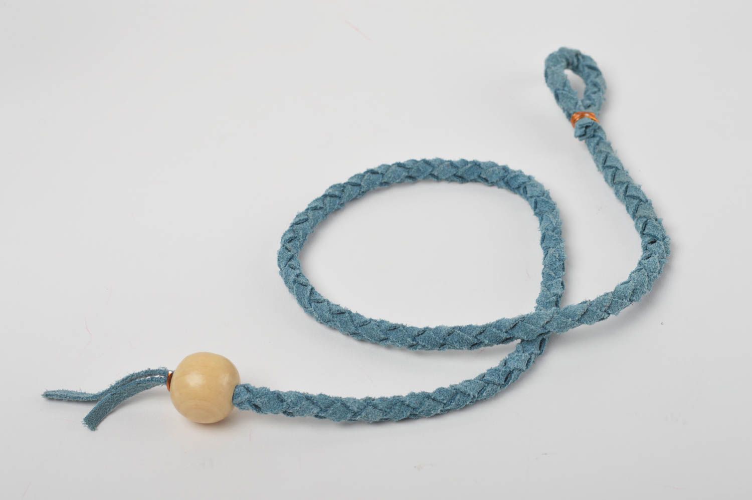 Bracelet daim Bijoux fait main bleu avec perle en bois Accessoire femme photo 3