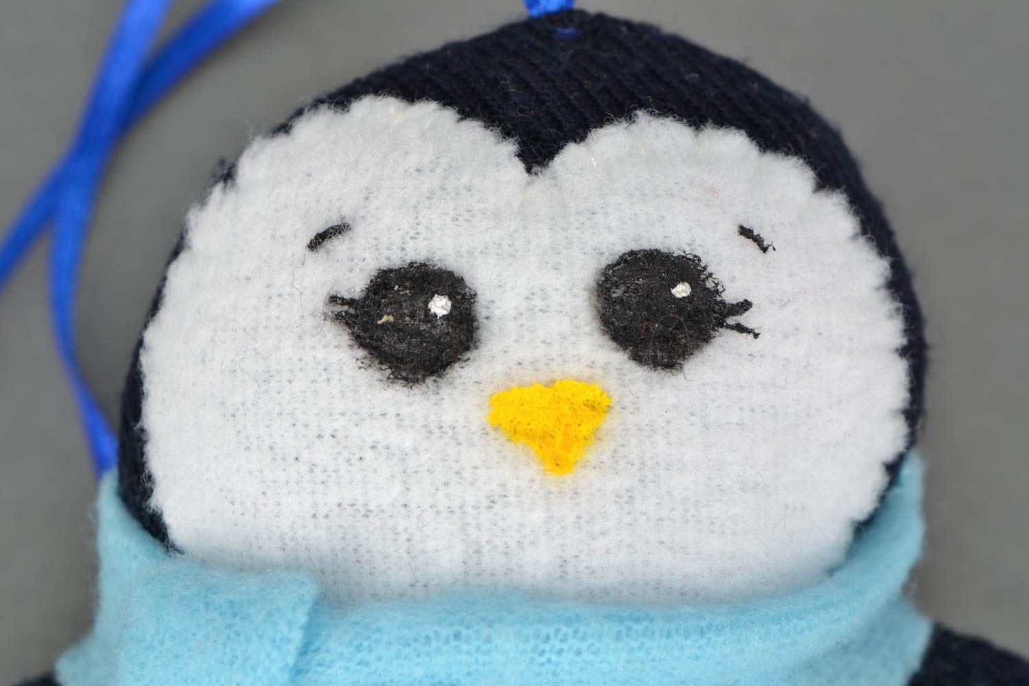 Игрушка-подвеска из ткани Пингвинчик фото 3
