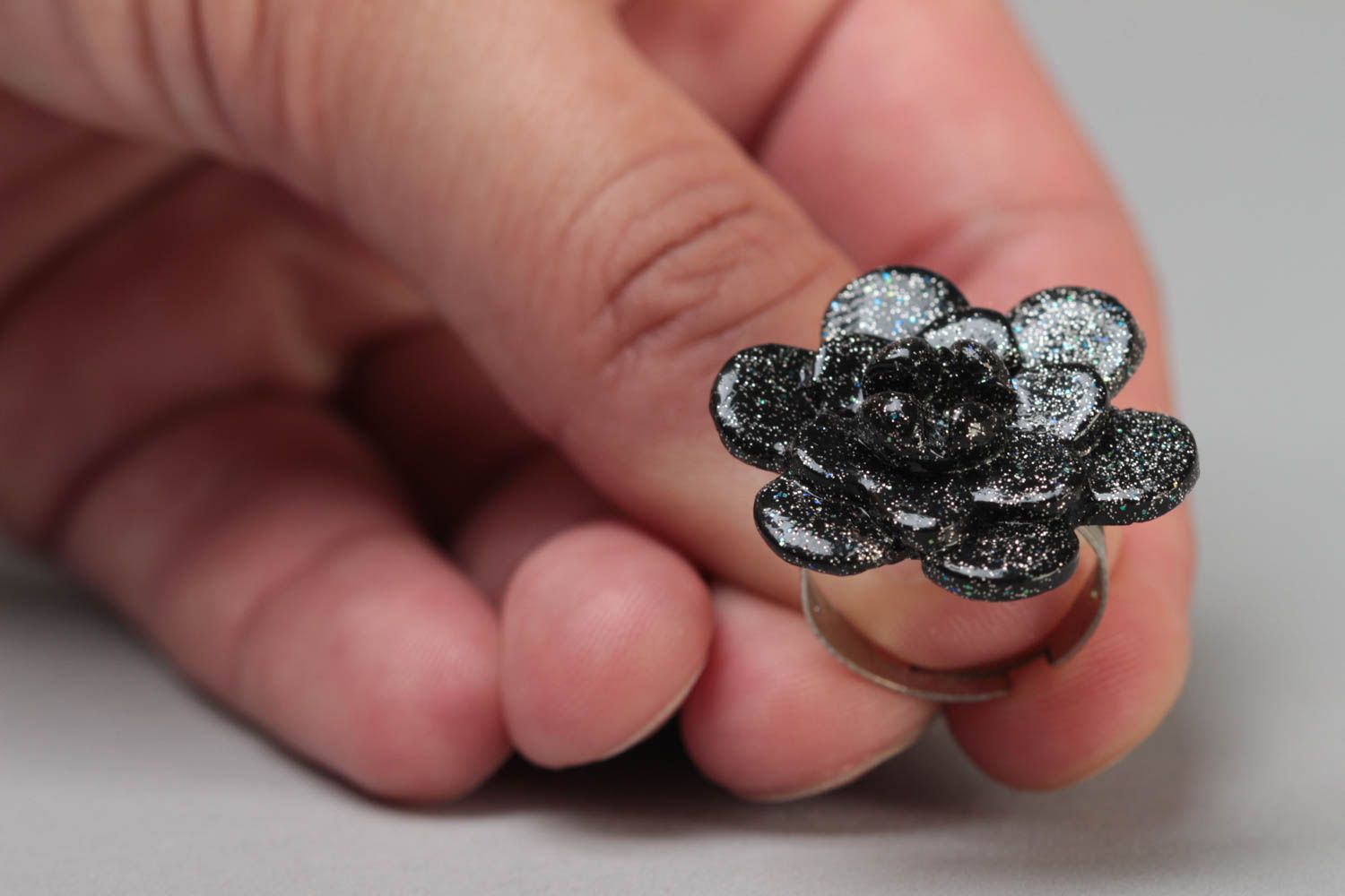 Handmade designer jewelry ring with black polymer clay flower with sparklets photo 5