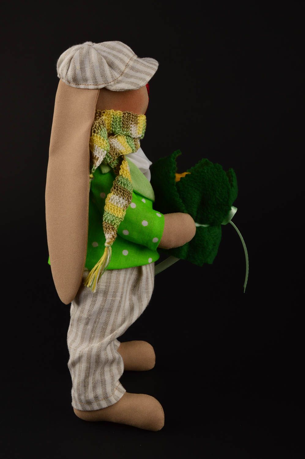 Игрушка ручной работы игрушка заяц с букетом оригинальная игрушка для дома фото 3