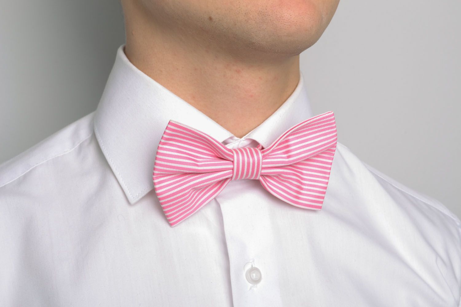 Pinstriped bow tie photo 1