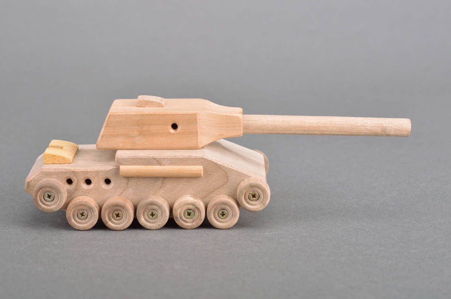 Деревянный танк ручной работы из разных пород дерева детская игрушка экологичная фото 2