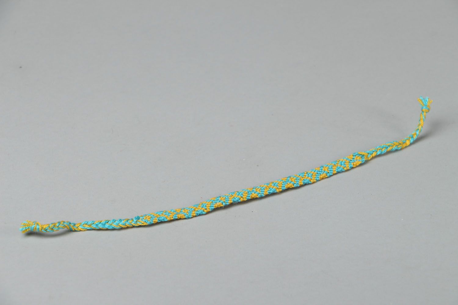 Плетеный браслет в технике макраме фото 2